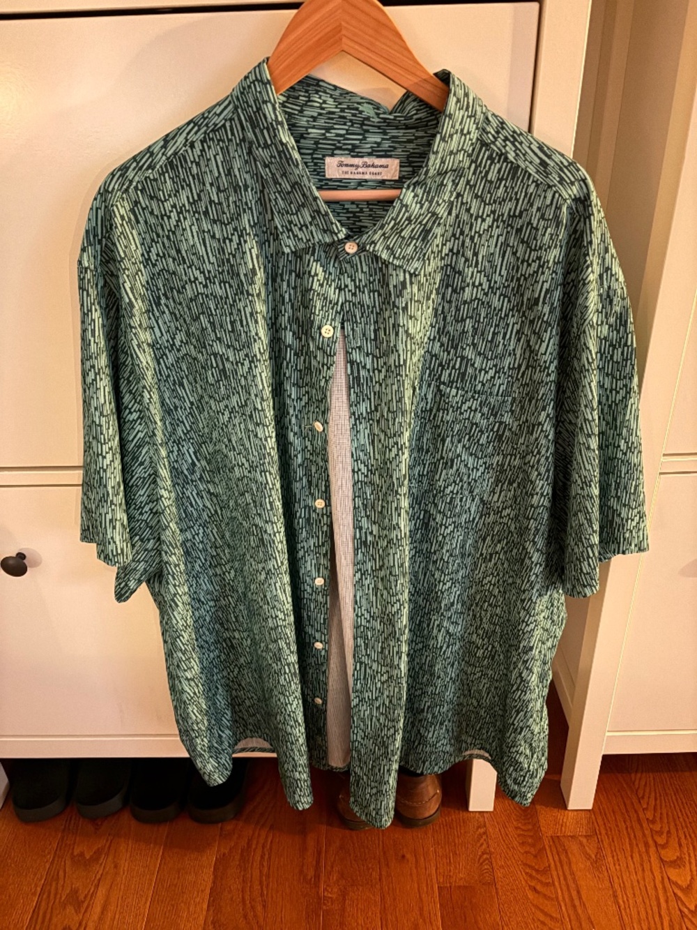 Tommy Bahama Men’s 3XLB Green Abstract Print Short Sleeve Button-Up Shirt